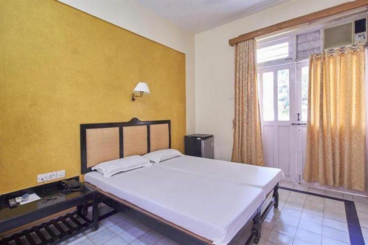 Summerville Beach Resort Candolim Eksteriør billede