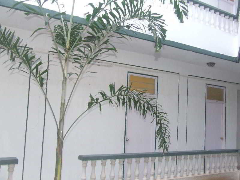 Summerville Beach Resort Candolim Eksteriør billede