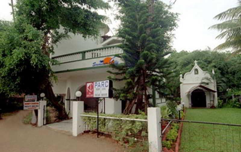 Summerville Beach Resort Candolim Eksteriør billede